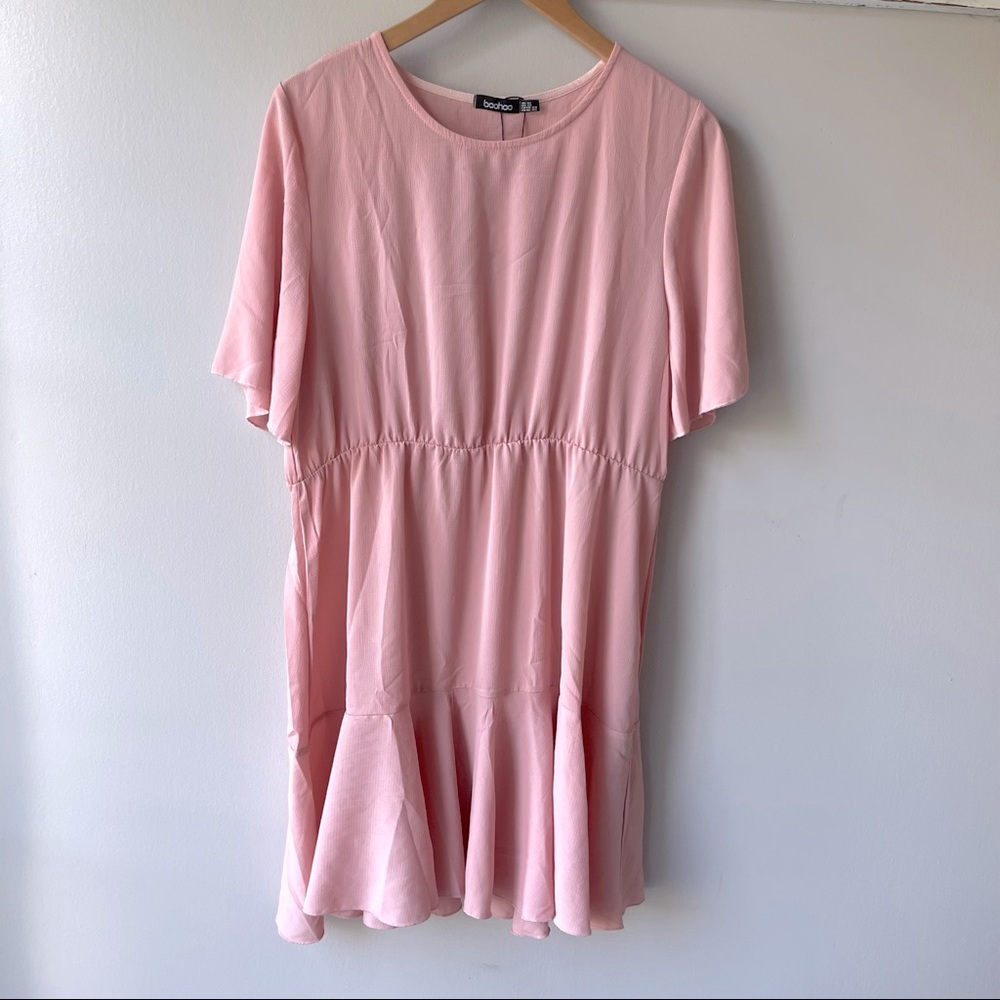 NEW Boohoo Blush Pink Short Sleeve Tiered Crepe Smock‎ Dress Women’s Size 12